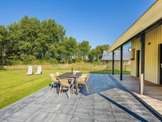 Modern lodge in national park - Tholen - 7