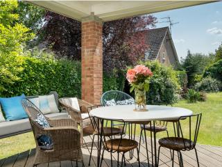 Pass the Keys Charming 3 bed house with parking and large garden - 1