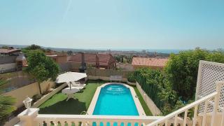 Pareada con piscina privada y con vistas - Comarruga - 0