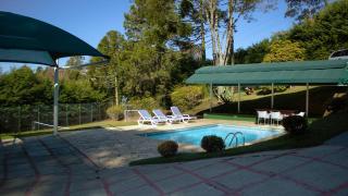 Refúgio Familiar com Piscina, Lareira e Quadra em Campos do Jordao SP - 9