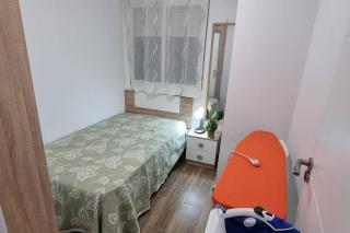 Piso amplio completo en Almería para 9 personas - Almería - 9