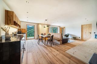 Mucher Apt Michl - 1