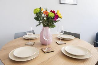 Beautifully presented newly renovated city-centre apartment in Cheltenham - Cheltenham - 1