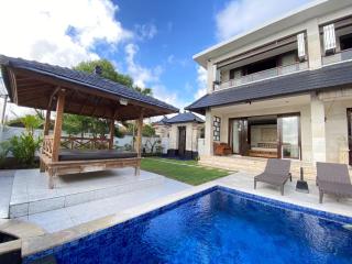 Villa DiKebun - Ungasan - 0