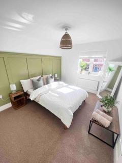 Stunning Home in Astley - 9
