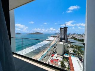 Elegante con vista al mar y malecón by G P S rentas - Mazatlán - 0