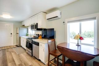 Dog-Friendly Anacortes Retreat with Shared Hot Tub! - Anacortes - 2