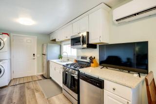 Dog-Friendly Anacortes Retreat with Shared Hot Tub! - Anacortes - 1