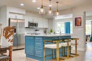 Private Pool and Hot Tub Spacious Scottsdale Home! - Phoenix - 1
