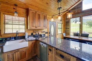 Views, Fire Pit and Game Room Smoky Mountain Cabin - 1