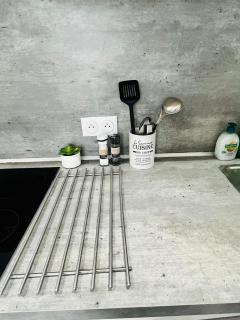 SUPERBE DUPLEX DESIGN NEUF 2 CHAMBRES, CLIMATISE TOUT CONFORT, FACILE D,ACCES STATIONNEMENT GRATUIT - Marsiglia - 2
