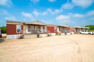 Grand Eagle Ford Lodge & RV Park - Tilden - 3
