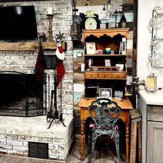 Pet Friendly Graham 2 Bedroom Home Christmas 365 at The Mistletoe Farm - 5