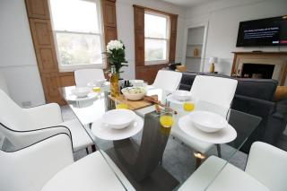 Spacious Georgian 3bedroom Apartment- 10 minute walk to the River Avon, Roman Baths and Bath Abbey - 0