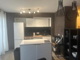 PENTHOUSE Terrasse Jacuzzi 6 voyageurs - Le Blanc-Mesnil - 9