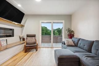Charming Lafayette Getaway with Fireplace! - Lafayette - 5