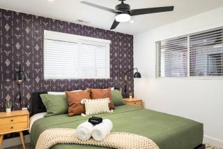 Wild West Disco Haus! Sleeps 12, Hot Tub + Gym! - 1