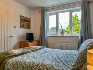 Pennies Retreat - Glossop - 5
