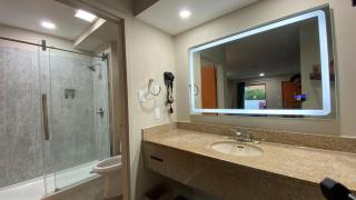 Brentwood Inn & Suites - Suffolk - 1