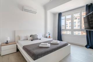 Charming room with balcony - Alicante - 9