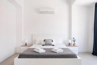 Charming room with balcony - Alicante - 8