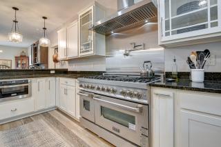 Expansive Georgetown Home with Decks and Fire Pit! - Georgetown - 8