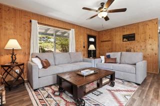 Newly Remodeled Pet Friendly Strawberry Cabin - Pine - 4