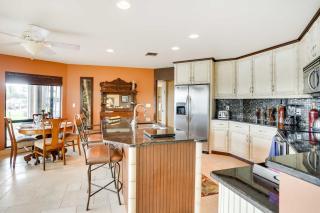 Canalfront Home with Private Dock in Cape Coral - Cape Coral - 2