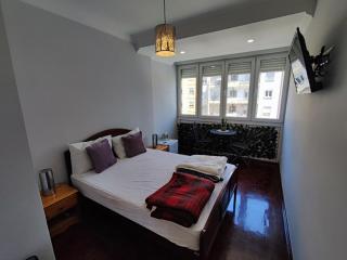 Lisbon room with AC in Penha de Franca, Lisbon - Lissabon - 8