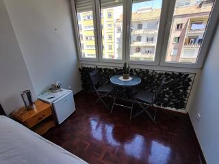Lisbon room with AC in Penha de Franca, Lisbon - Lissabon - 7