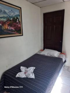 Huellas Hostal Antigua - Antigua Guatemala - 9