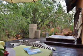 Wild and Free Game Lodge - Mabula - 2