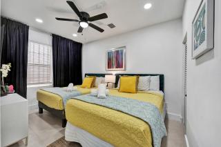 SOBE MONARCH 2BEDROOM 2 BATH MODERN apt- WALK TO OCEAN DRIVE - Miami Beach - 1