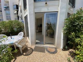 Studio Cabine 4 Pers avec Terrasse, Face Mer, Accès Direct Plage, Proche Commerces et Parc Aqualand - FR-1-81-600 - Le Barcarès - 4