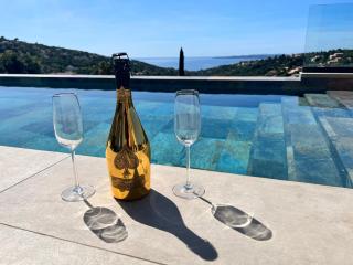 villa vue mer « golf St Tropez » les issambres - Les Issambres - 8