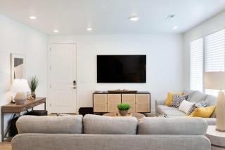 Desert Color Lake House townhouse - 2