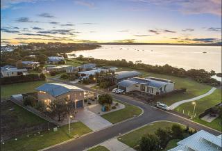 Bayside Oceanview Getaway - 7