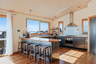Bayside Oceanview Getaway - Corinella - 1