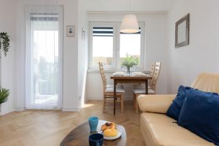 Elegant Warsaw Apartment with AC 550 m to Copernicus Science Centre by Noclegi Renters - Varsavia - 3