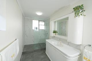 Pet Friendly Well-appointed 3BM Retreat Parking Netflix - 6