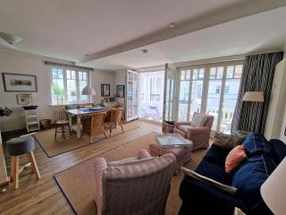 Strandvillen Binz - Ferienwohnung mit 2 Schlafzimmern und Balkon AH-720 - Binz - 0