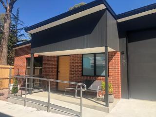 Superior & Luxe 2BR Apartment Villas Al Fresco Patio Free Parking & WIFI - 3