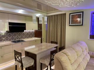 VIP Penthouse Apartments - Lviv - 3