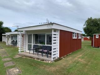 Lovely 4 Berth Chalet At Cedar Springs Park In Heacham, Norfolk Ref 92031Cs - 8