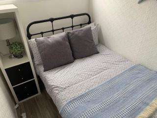 Lovely 4 Berth Chalet At Cedar Springs Park In Heacham, Norfolk Ref 92031Cs - 4