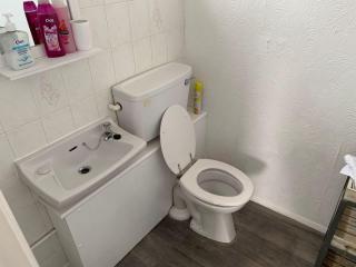 Lovely 4 Berth Chalet At Cedar Springs Park In Heacham, Norfolk Ref 92031Cs - 2