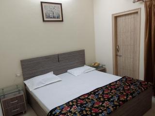 The Royal Elite Guest House - 3