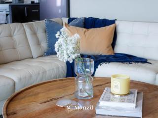 Stylish 2BR Apartment, Walk to Dubai Marina Beach - 1