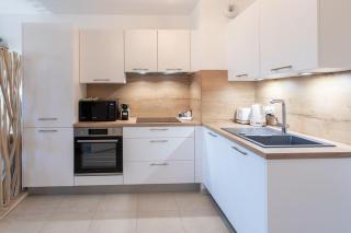 A12 - 1 BDR Centre Train Station 5 min Sea - AC, Parking & Terrace - Antibes - 6