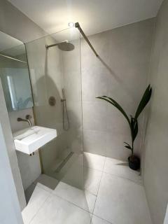 Stunning two bed flat in angel - London - 6